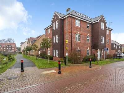 Gomer Road, Bagshot, Surrey, GU19 2 bedroom flat/apartment in Bagshot