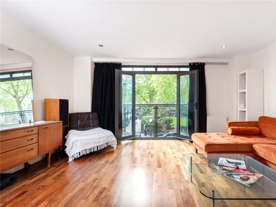 Hoxton Square, London, N1 1 bedroom flat/apartment in London