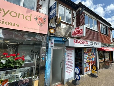 Maisonette to rent in Stainash Parade, Kingston Road, Staines TW18