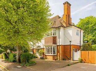 Property for sale in West Grove, Hersham, Walton-On-Thames KT12