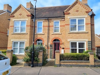 Property to rent in Heathcliff Avenue, Fairfield, Hitchin SG5