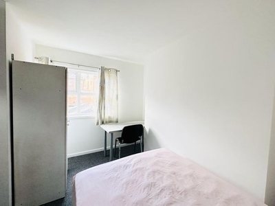 Room to rent in Mansfield Road, Nottingham NG1