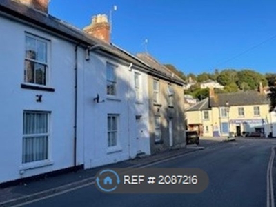 Room to rent in Richmond Terrace, Beer, Seaton EX12