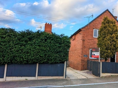 Semi-detached house to rent in North Avenue, Mansfield, Nottinghamshire NG21