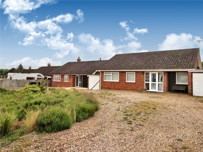 St. Georges Close, Thurton, Norwich, Norfolk, NR14 3 bedroom bungalow in Thurton