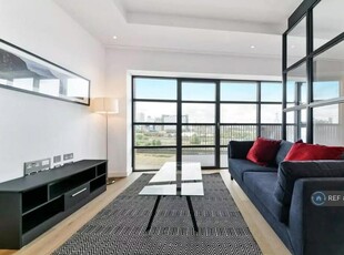 Studio flat for rent in Amelia House, London, E14