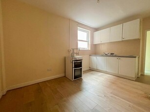 Studio flat for rent in Lincoln Street, Leicester, LE2