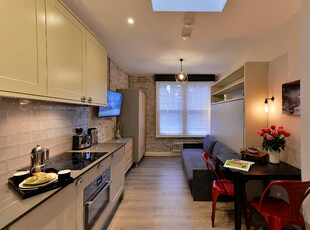 Studio flat for rent in Linden Gardens, London, W2