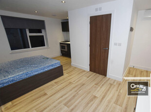 Studio flat for rent in |Ref: R158948|, Andromeda House, Southampton Street, Southampton, SO15 2EG, SO15