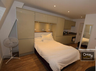 Studio flat for rent in |Ref: R205919|, Canute Road, Southampton, SO14 3FJ, SO14
