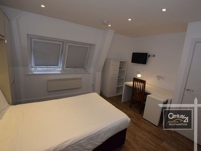 Studio to rent in |Ref: R205902|, Canute Road, Southampton SO14