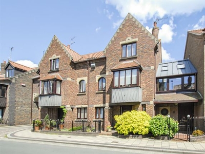 Terraced house for sale in Eastgate, Beverley HU17