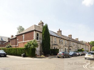 Terraced house for sale in Holly Avenue, Jesmond, Newcastle Upon Tyne, Tyne And Wear NE2
