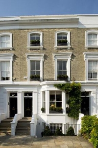 Terraced house to rent in Abingdon Villas, London W8