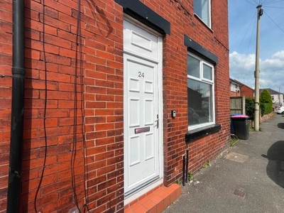 Terraced house to rent in Alexandra Road, Worsley, Salford M28