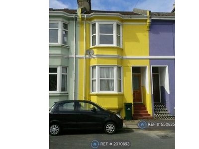 Terraced house to rent in Brewer Street, Brighton BN2