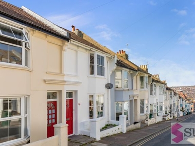 Terraced house to rent in Carlyle Street, Brighton BN2