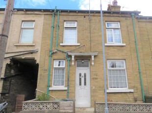 Terraced house to rent in Clement Street, Bradford BD8