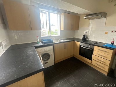 Terraced house to rent in Dogfield Street, Cathays, Cardiff CF24
