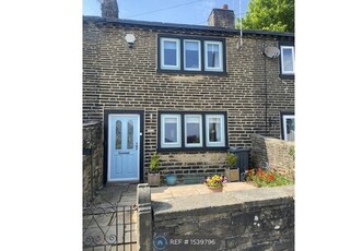 Terraced house to rent in Illingworth Road, Halifax HX2