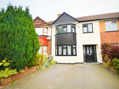 Terraced house to rent in Laurel Close, Ilford IG6