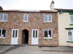 Terraced house to rent in Long Street, Thirsk YO7