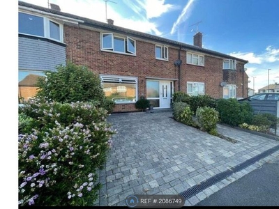 Terraced house to rent in Mendip Crescent, Westcliff-On-Sea SS0