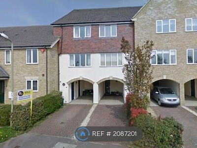 Terraced house to rent in Oakey Drive, Wokingham RG40