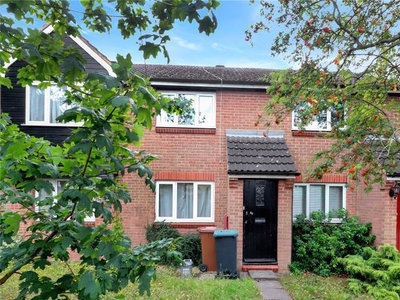 Terraced house to rent in Station Road, Kings Langley WD4