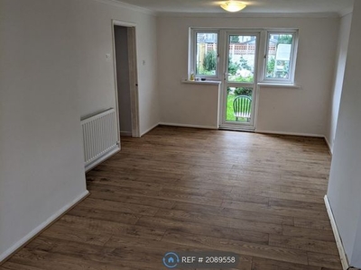 Terraced house to rent in Summerwood Lane, Nottingham NG11