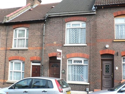 Terraced house to rent in Tavistock Street, Luton LU1