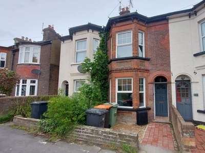Terraced house to rent in Victoria Street, Dunstable LU6