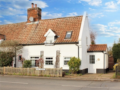 The Street, Holton, Halesworth, Suffolk, IP19 2 bedroom house in Holton
