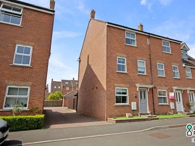 Town house to rent in Lochem Road, Devizes, Wiltshire SN10