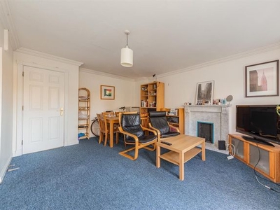 Town house to rent in Rewley Road, Oxford OX1