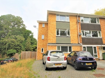 Town house to rent in The Cloisters, Frimley, Camberley GU16