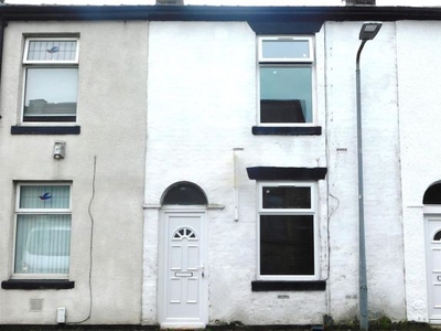 Town house to rent in Wellington Street, Radcliffe, Manchester M26