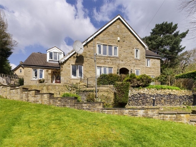 6 bedroom detached house for sale in Crow Tree Lane, Bradford, West Yorkshire, BD8