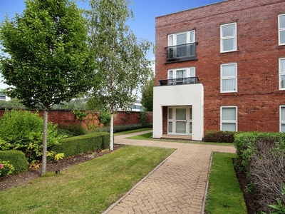 2 Bedroom Retirement Apartment – Purpose Built For Sale in Stafford, Staffordshire