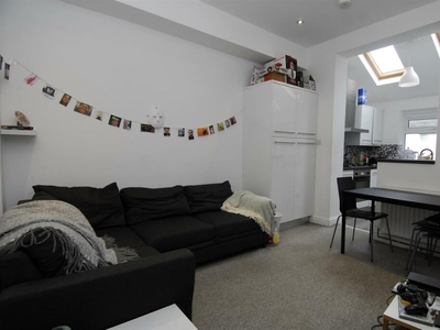 3 bedroom house for rent in Park Terrace, Plymouth, PL4