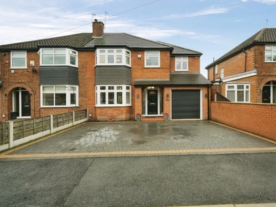 4 bedroom semi-detached house for sale in Greenacre Lane, Worsley, Manchester, M28 2PQ, M28