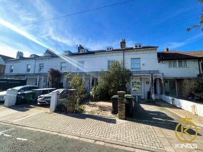 4 bedroom terraced house for rent in Chelsea Road, Southsea, PO5