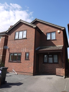 6 bedroom detached house for rent in Cardigan Road, BH9