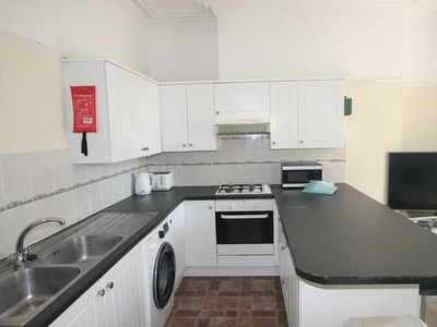 6 bedroom terraced house for rent in North Road West, Plymouth, Devon, PL1