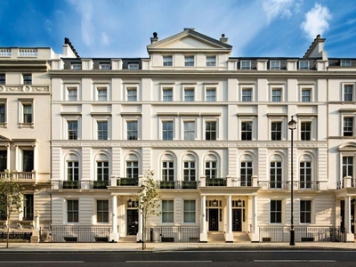 2 bedroom apartment for sale in Buckingham Gate London SW1E