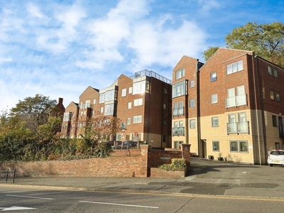 2 bedroom apartment for sale in Greestone Mount, Lincoln, LN2