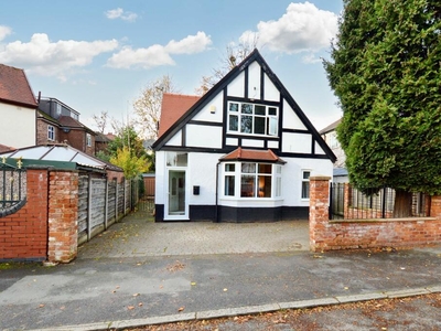 2 bedroom detached house for sale in Woodhill Drive, Prestwich, M25