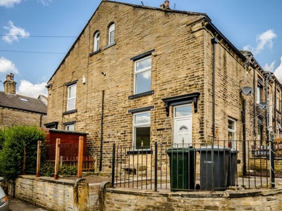 2 bedroom end of terrace house for sale in George Street, Thornton, Bradford, BD13