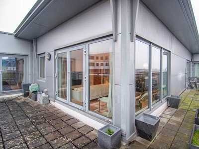 2 bedroom penthouse for sale in King Square Avenue, Bristol, BS2