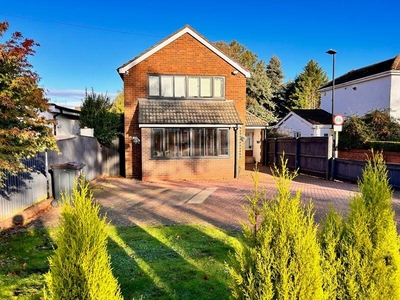 3 bedroom detached house for sale in Jockey Road, Sutton Coldfield, B73 5DQ, B73